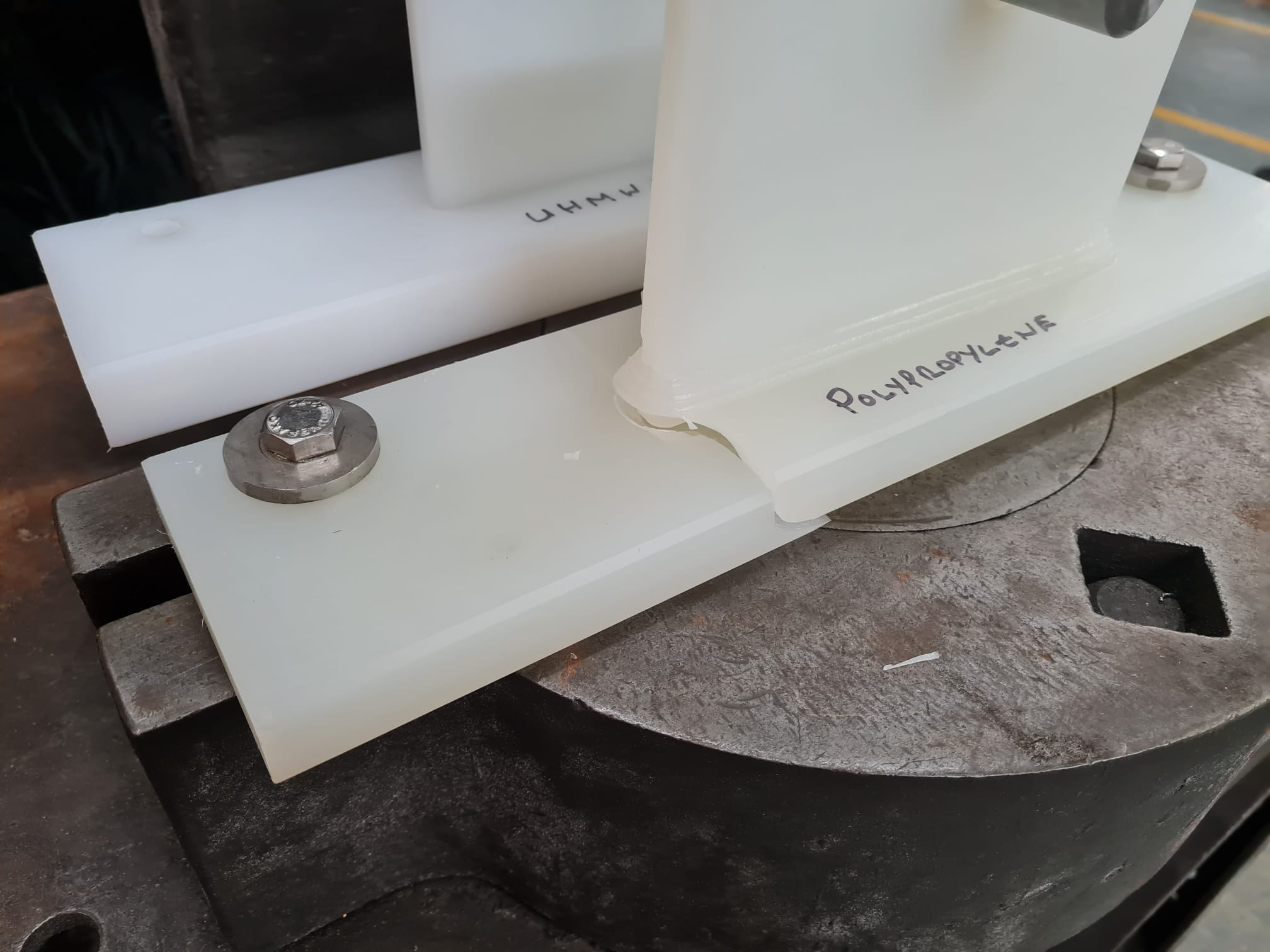 Polypropylene sample cracked under pull test